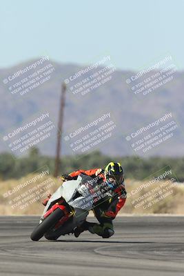 media/Oct-30-2025-Racers Edge (Thu) [[dabbdaf680]]/3-B Group/Session 4 Turn 16/